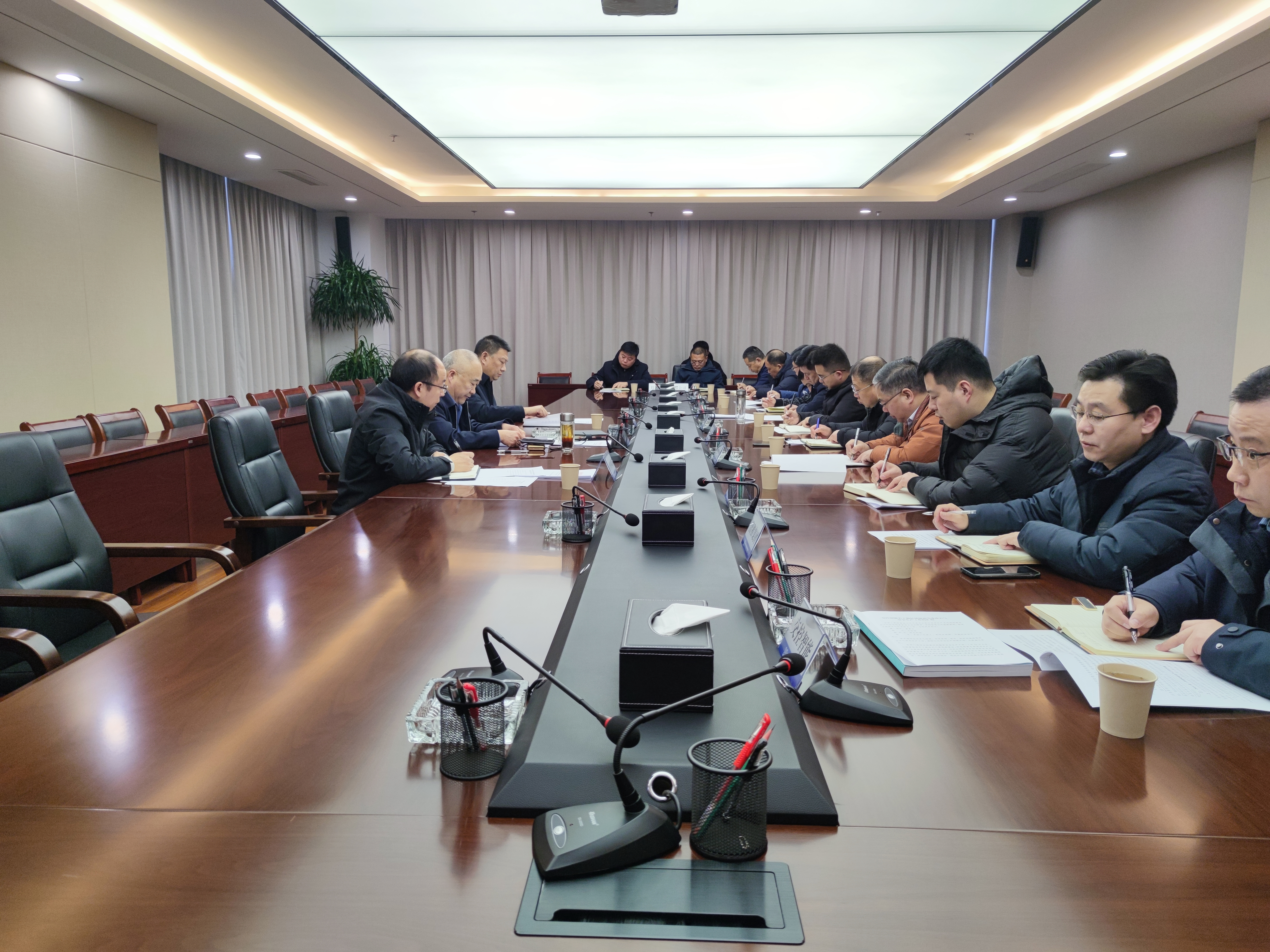 集團(tuán)召開(kāi)安全生產(chǎn)專(zhuān)題會(huì)議暨2月份安全環(huán)保工作會(huì)議
