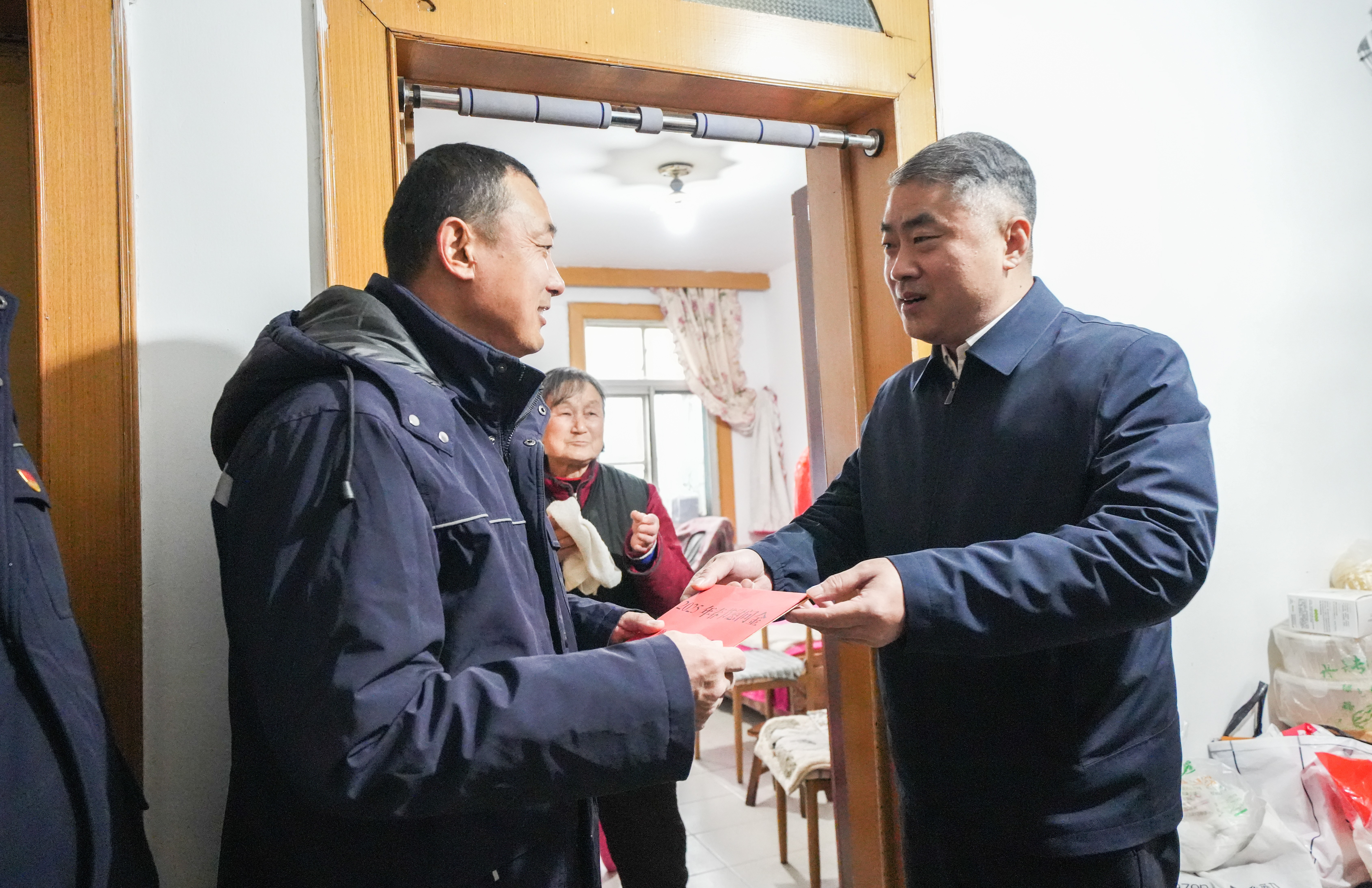 交控集團黨委集中開展新春走訪慰問活動